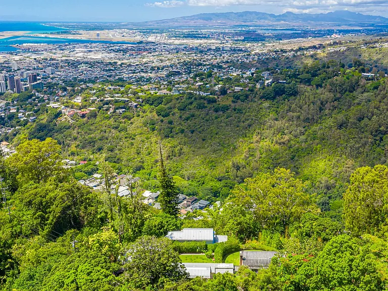 3310 Tantalus Dr #B — Photo 12