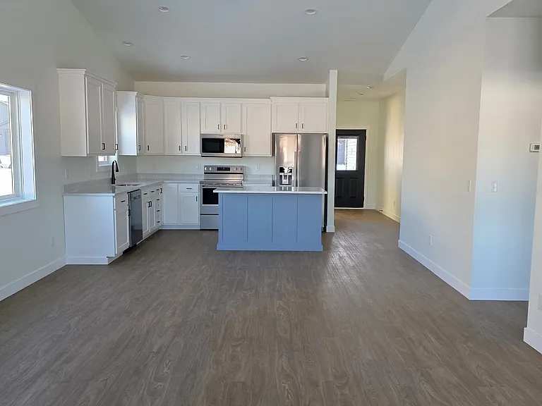 1227 Wisteria Ln — Photo 8
