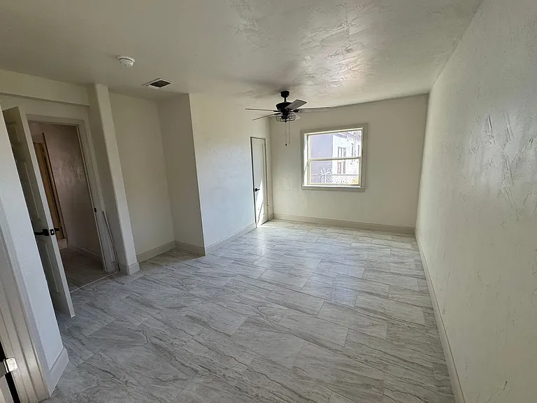 2607 Davis St — Photo 23