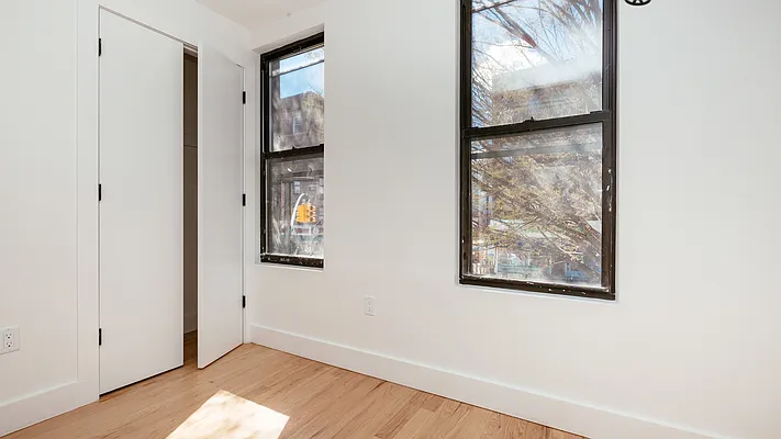 Rented by Nooklyn NYC LLC | media 41