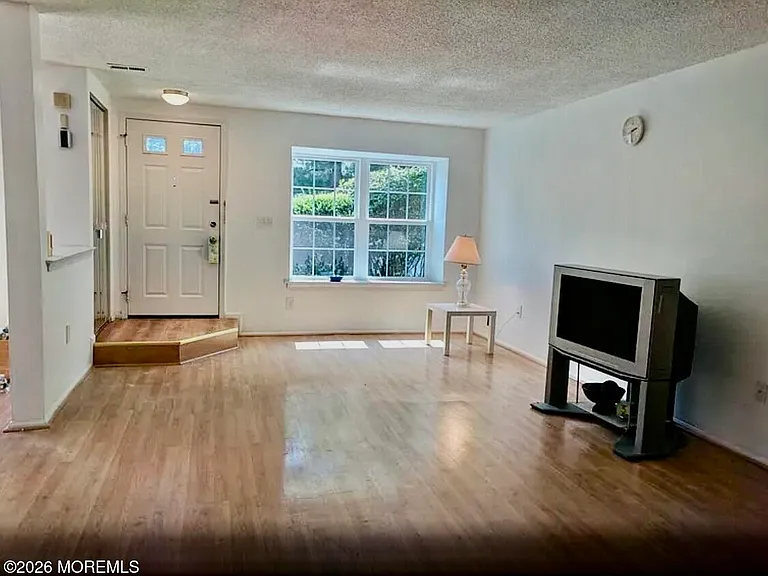 59 Covington Ct — Photo 4