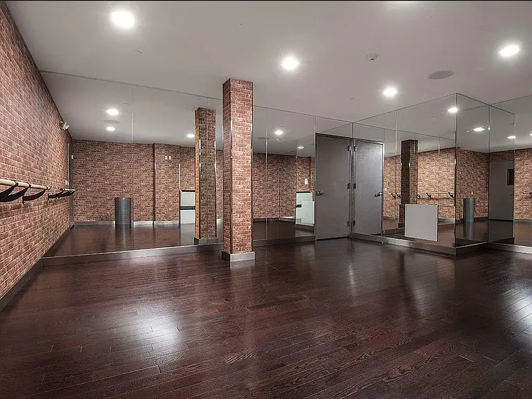 125 Parkside Ave #7D — Photo 23