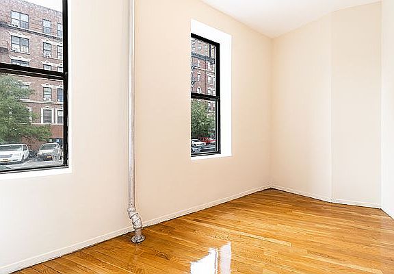 5th image of 28 Macombs Pl APT 3
