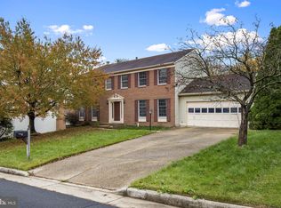 1918 E Beech Rd, Sterling, VA 20164