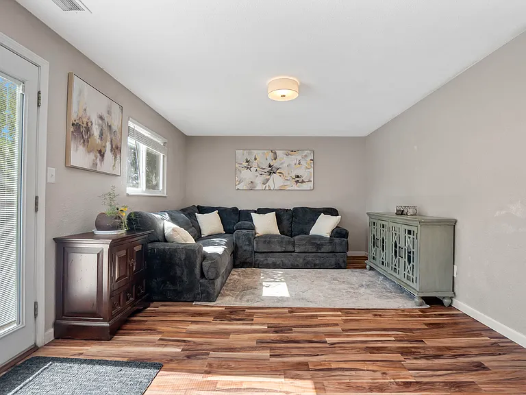 2625 Plymouth Dr — Photo 1