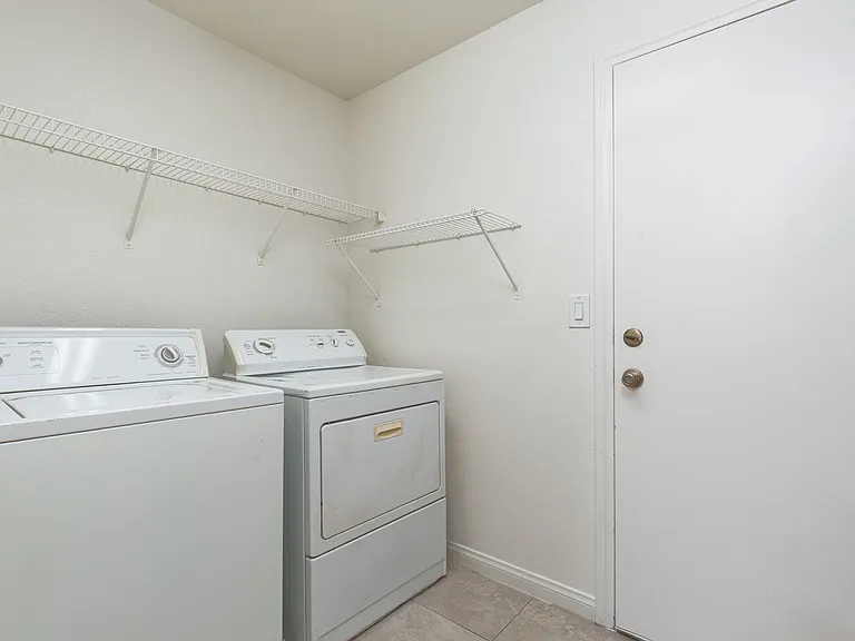 275 Calvino Ave — Photo 16