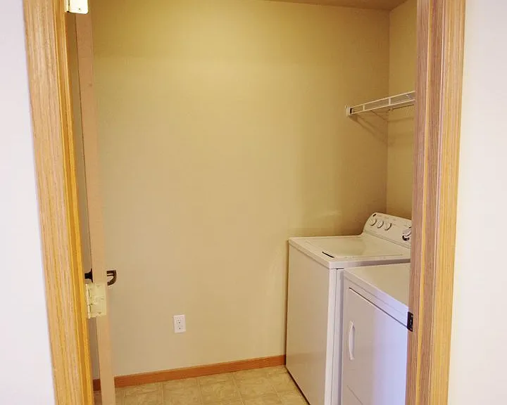 Belcastle Apartments — Photo 51