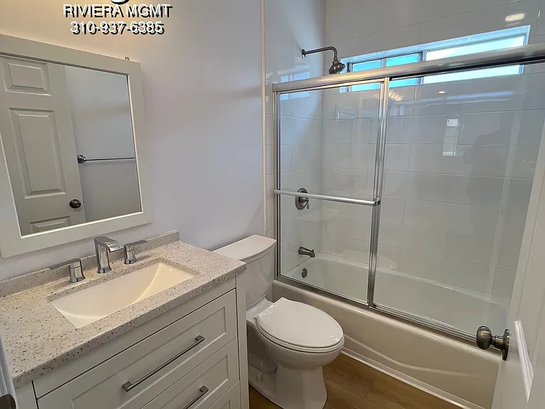 927 W 10th St #1 — Photo 18
