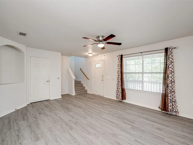6117 Perlita Dr — Photo 3