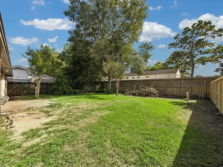 17134 Barcelona Dr — Photo 26