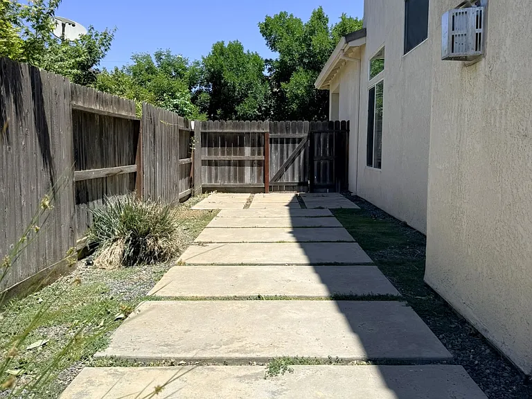 1326 Tide Dr — Photo 43