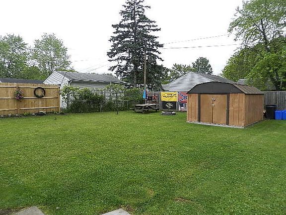 4th image of 571 Uncapher Ave