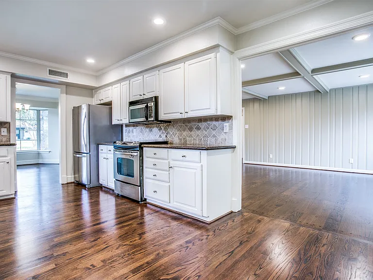 6908 Lavendale Ave — Photo 13