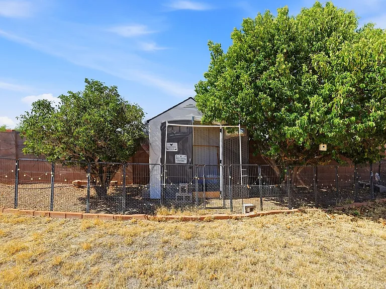 4212 S Hackberry Dr — Photo 31