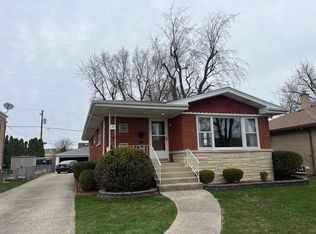 9042 Bartlett Ave, Brookfield, IL 60513