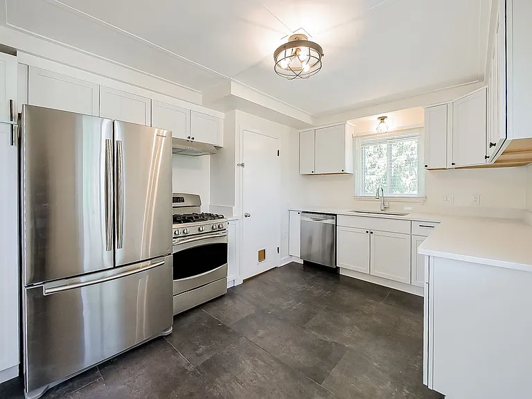 8701 Brookville Rd — Photo 9