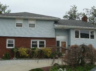 171 Quebec Rd, Island Park, NY 11558