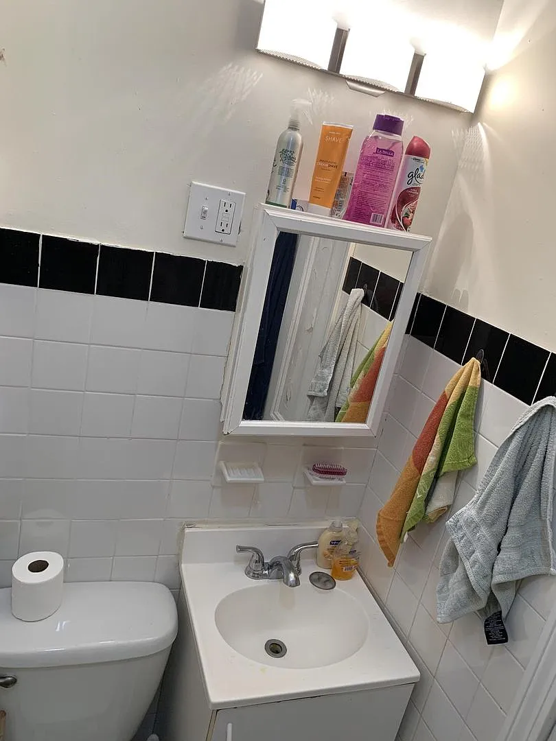 4beds 1.5bath in Somerville is available in 9/1 — Photo 3