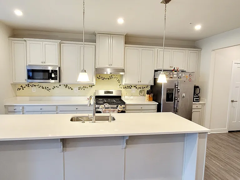 8667 Shady Pines Dr — Photo 4