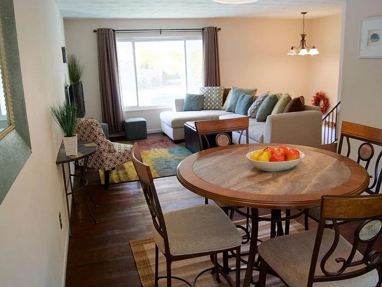 128 Magnolia Ct — Photo 2