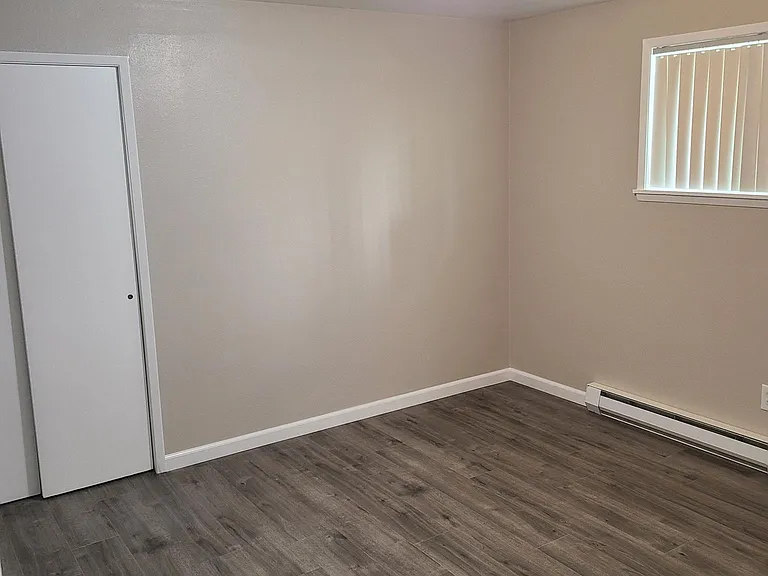 1821 E Main St — Photo 14