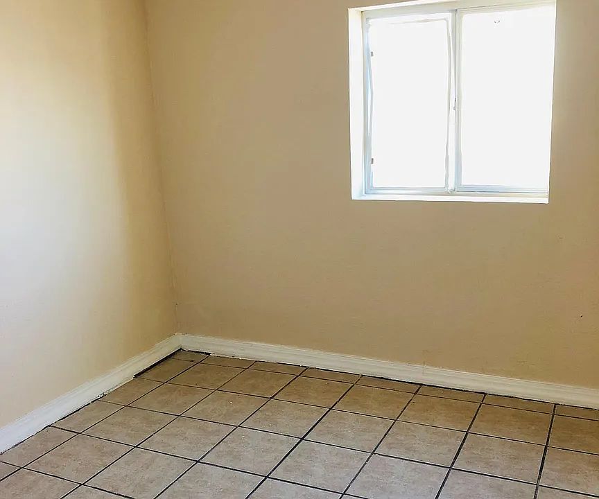 Middle Bedroom