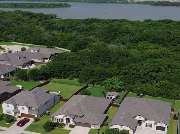 628 Lake Cove Dr, Little Elm, TX 75068