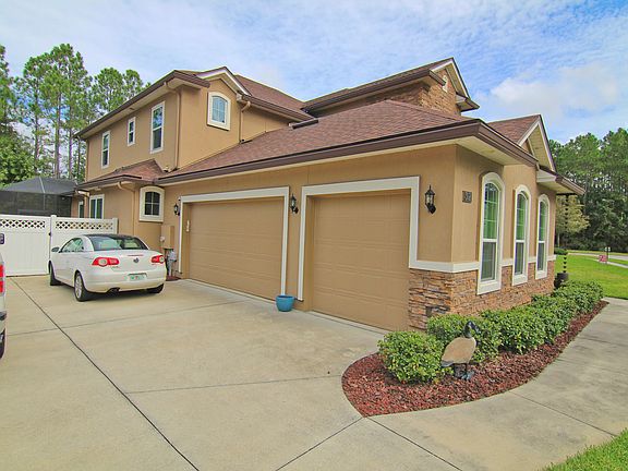 3rd image of 32 Cloisterbane Dr