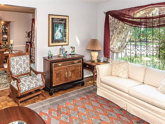 4th image of 9810 Moorberry Ln