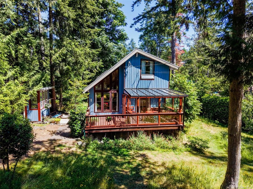 7913 Swanson View Dr, Southern Gulf Islands, BC - View 2