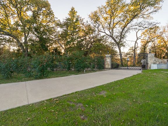 Enrty gate to Echo Creek Golf and Country Club