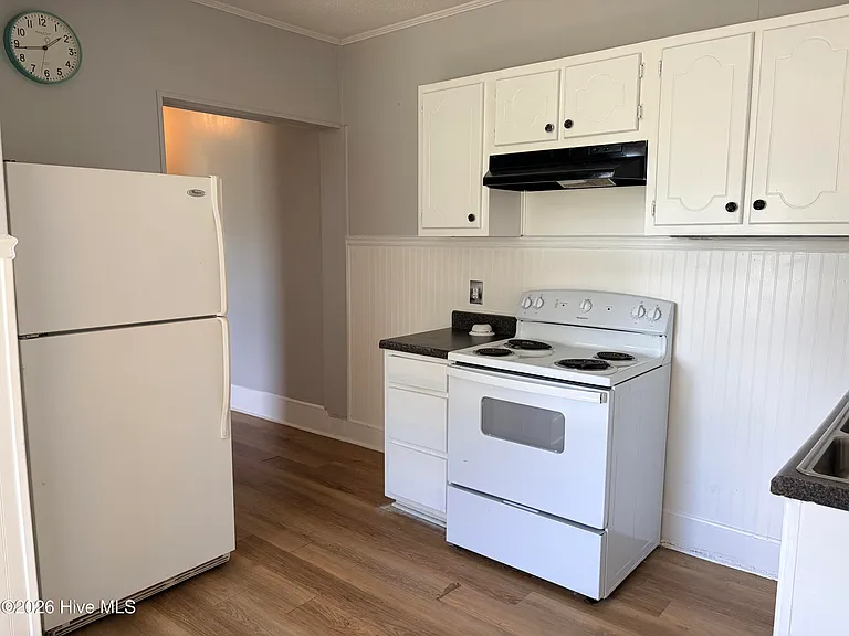 817 Arlington St #819 — Photo 6