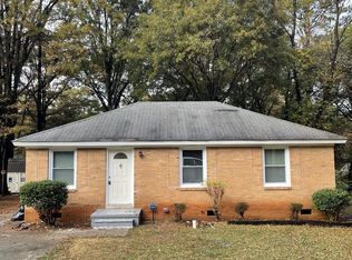 512 E Robinson St, Dallas, NC 28034