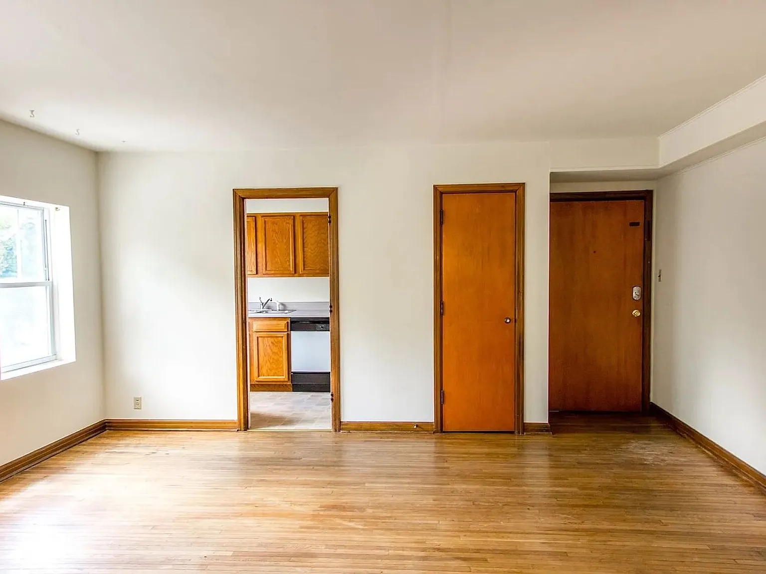 809 S Henderson St — Photo 4