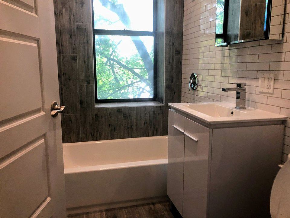 2nd image of 2021 E 41st St APT 5E