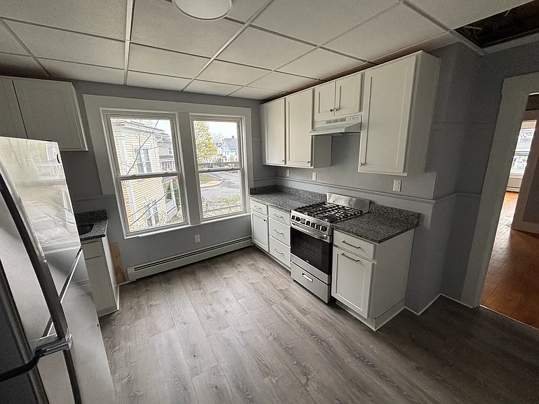 12 Pond St #4 — Photo 2