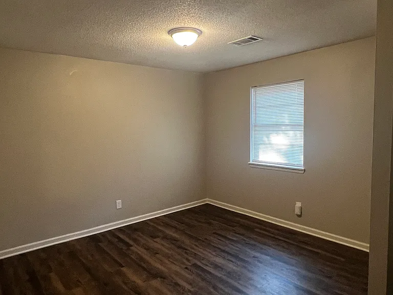 8702 Oakhaven Dr — Photo 15