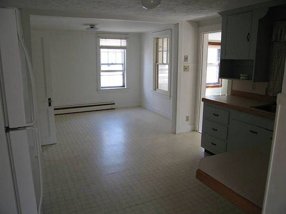 Eat-In Kitchen Area