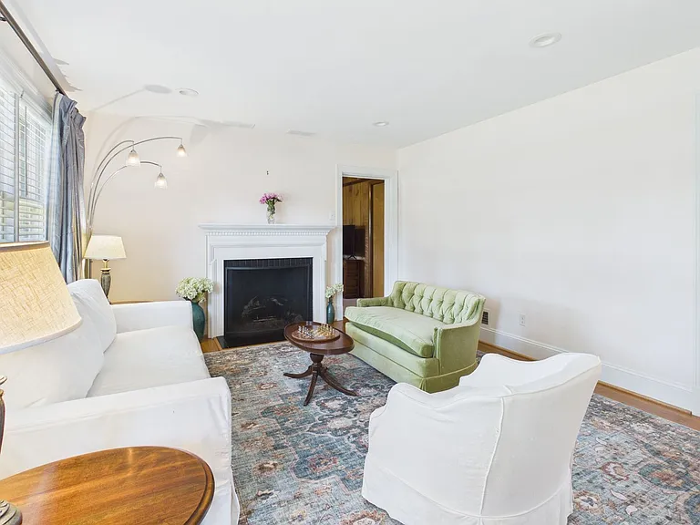 8808 Michaux Ln — Photo 6