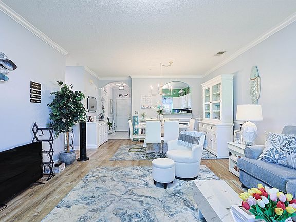 4th image of 6203 Catalina Dr. #1813