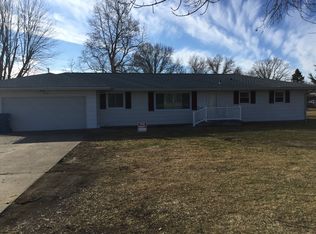 1098 Woodside Rd, Springfield, IL 62711