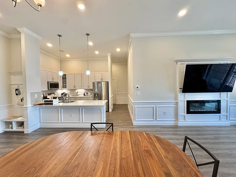 320 Middlesex Ave #D-405 — Photo 5
