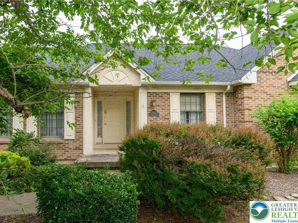 4421 Susan Dr, Bethlehem, PA 18017