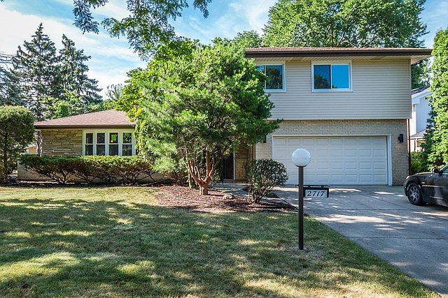 1st image of 2717 Briarwood Dr W