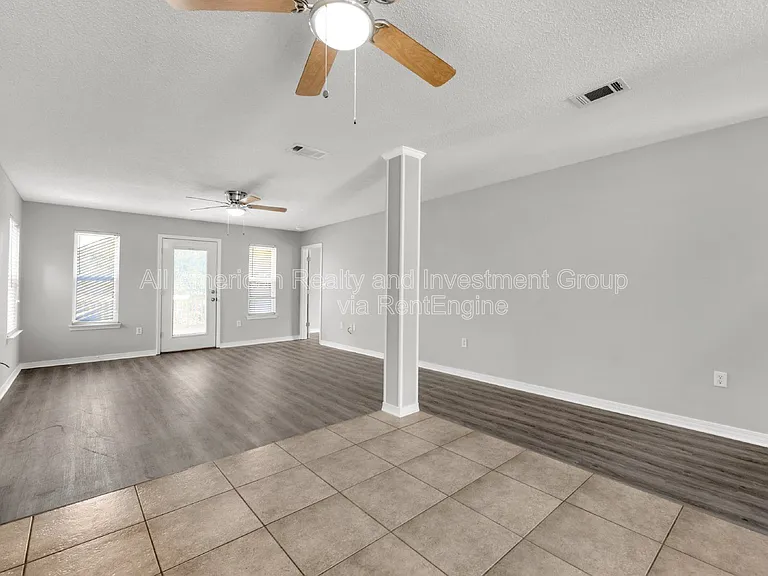 648 Alysheba Dr — Photo 7