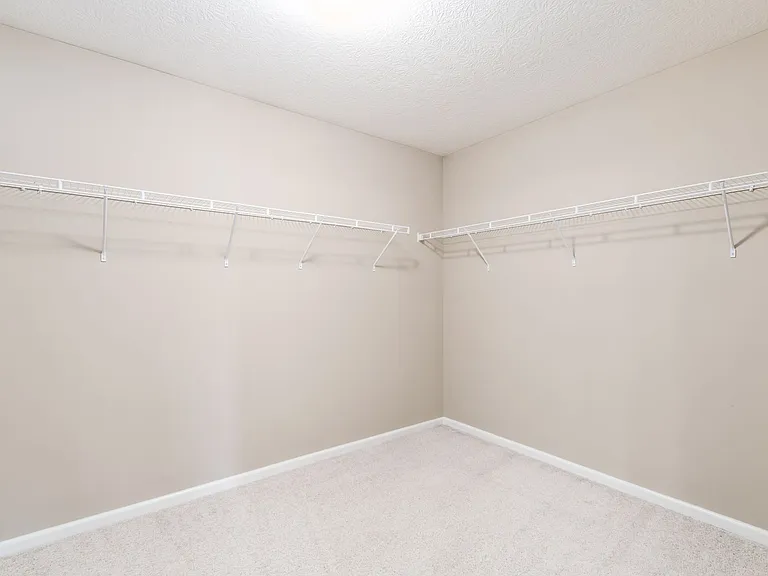 5642 Coventry Ct — Photo 38
