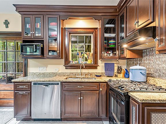 5th image of 134 Spanish Villa Dr
