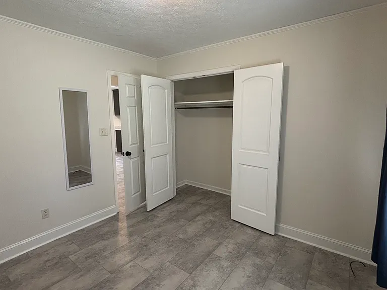 1st bedroom/opposite angle