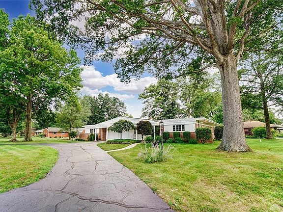 4th image of 3351 Leawood Dr