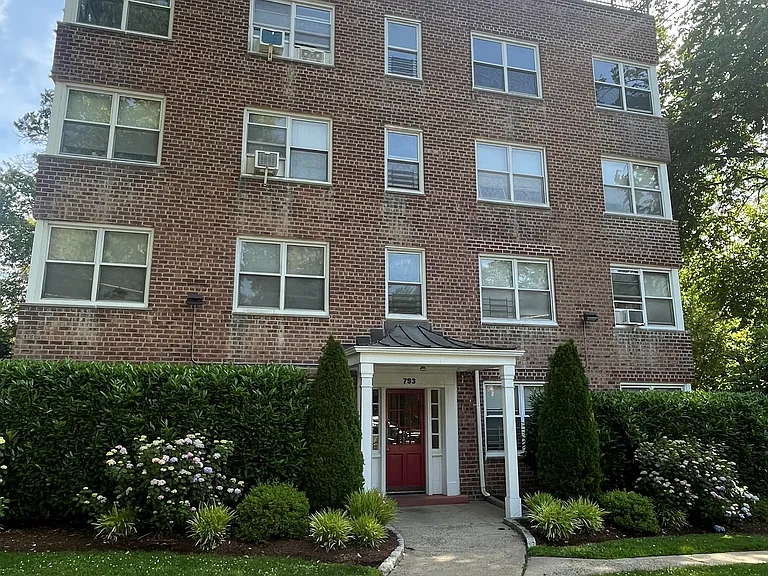 793 Palmer Rd #2F — Photo 1